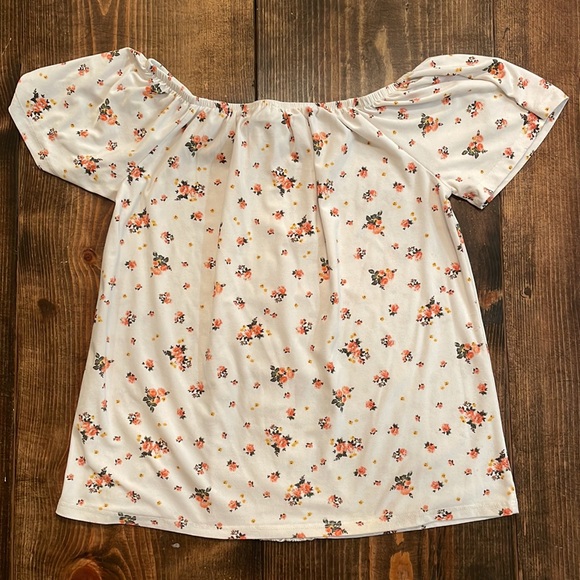 🌟Host Pick🌟Bobbie Brooks Floral Top - Picture 2 of 2